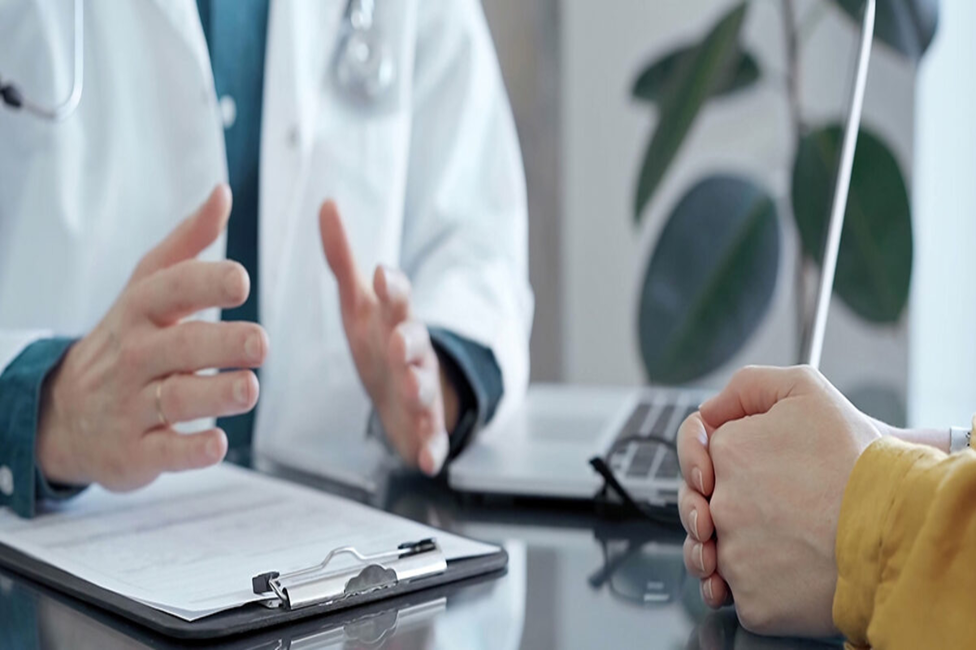 Zgoda pacjenta na leczenie – aspekty prawne i praktyczne