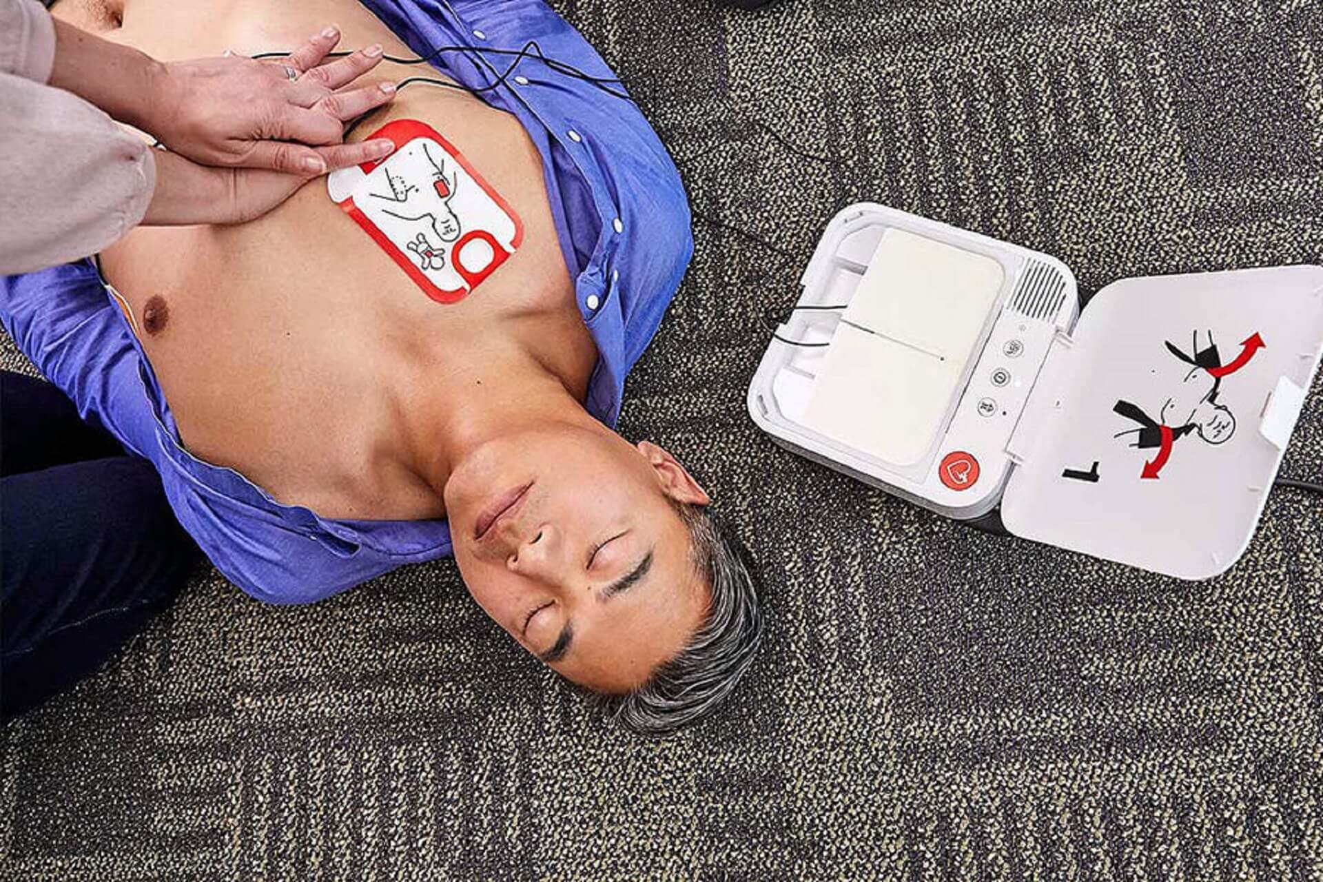 AED, PAD, NZK, RKO - co oznaczają, kontrola urządzenia AED