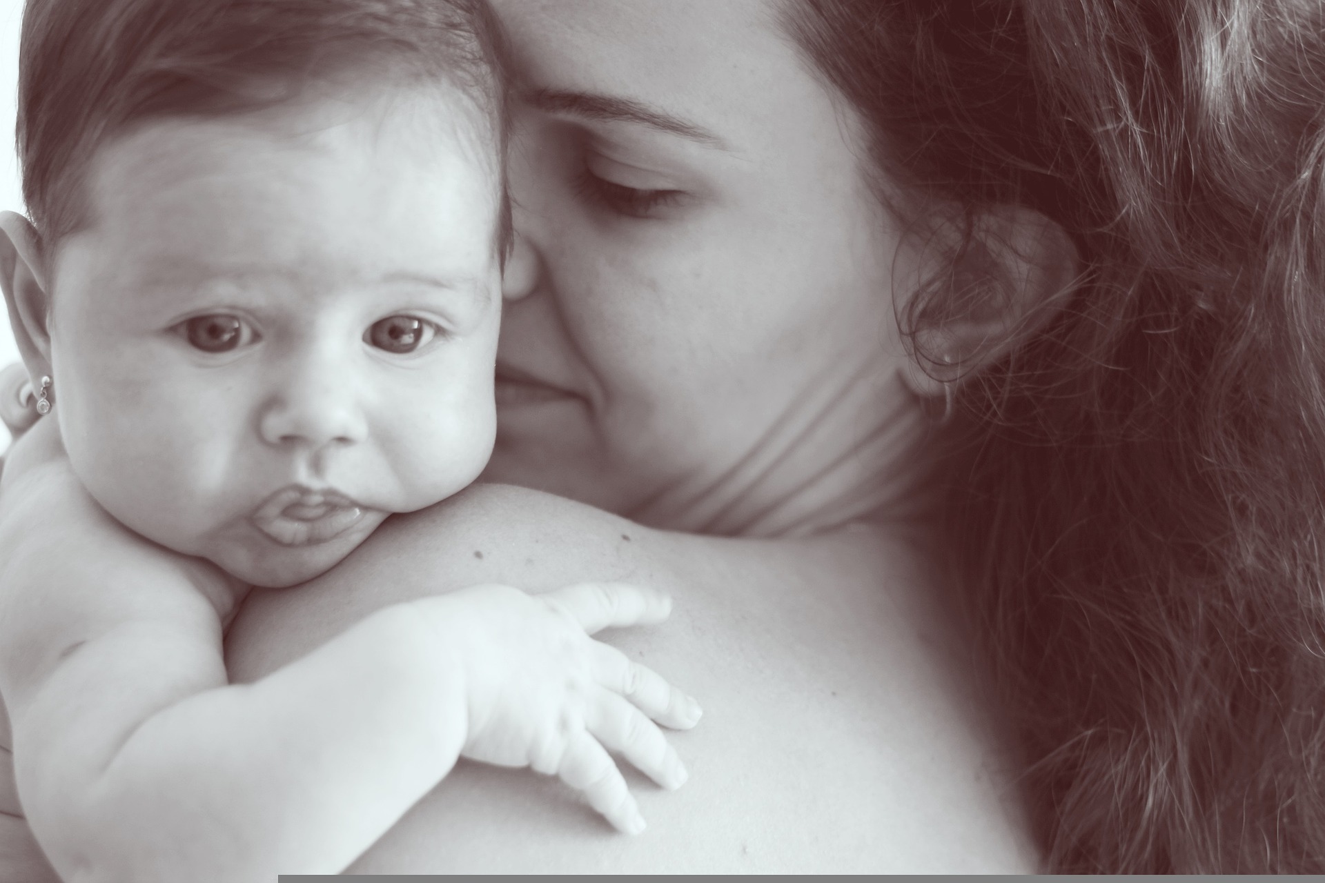 Samopoczucie po ciąży : czyli jak rozróżnić baby blues oraz depresje poporodowa