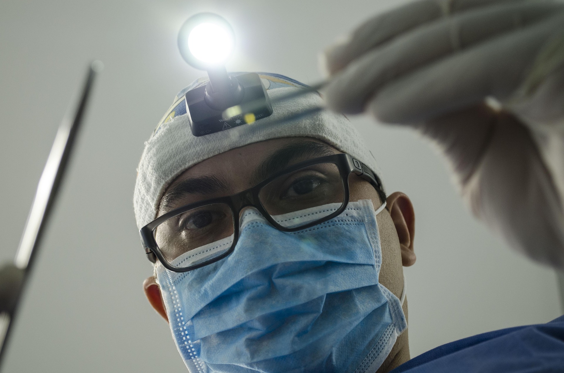 Endodoncja – co to jest leczenie kanałowe i kiedy jest potrzebne?