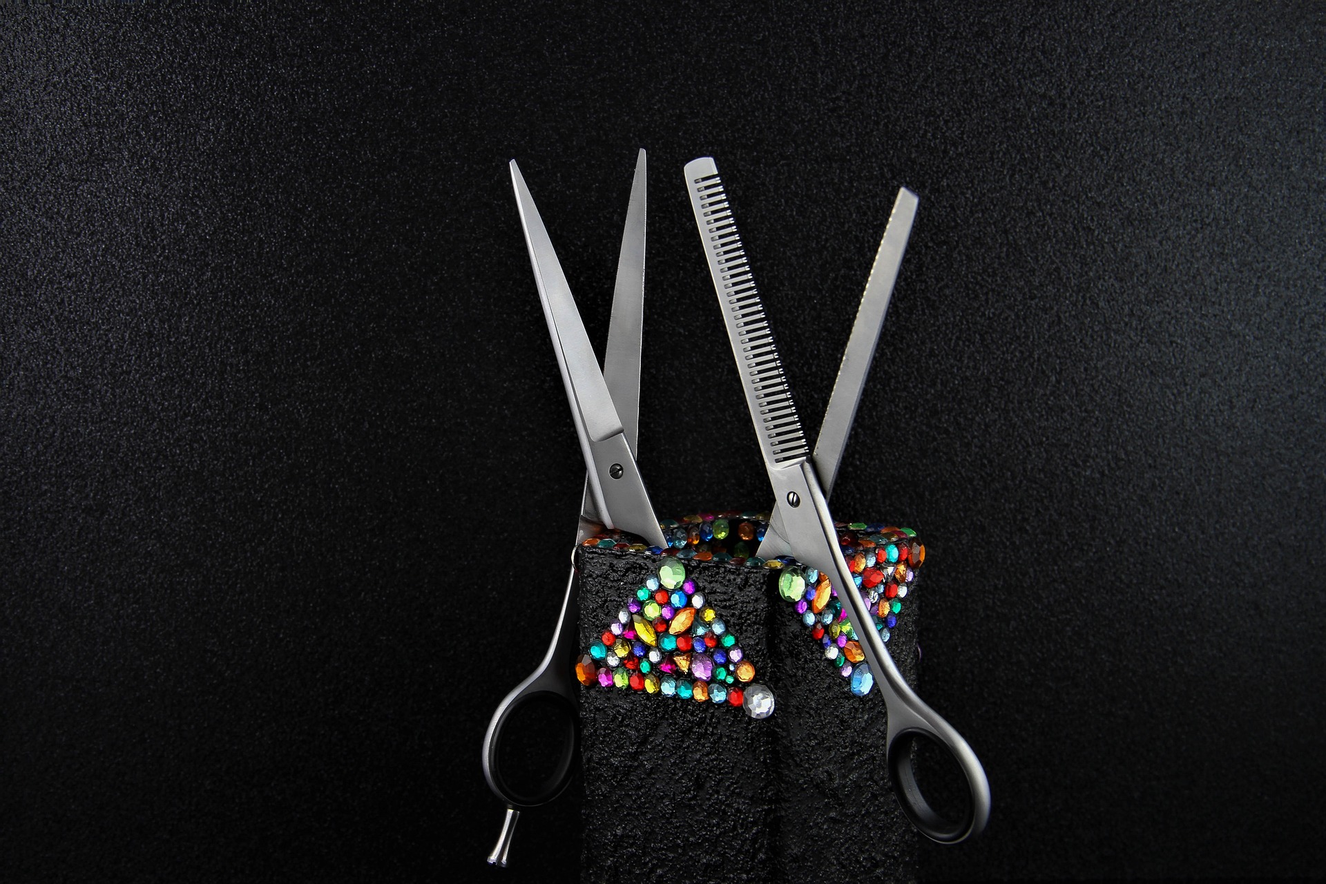 Nożyczki fryzjerskie - jak je dobrać?