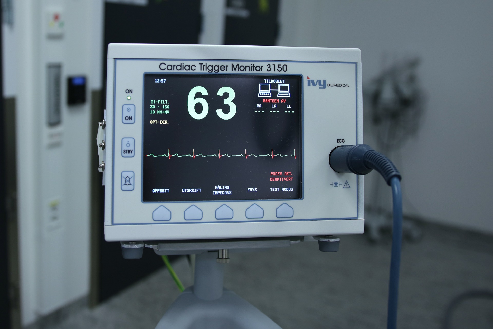 Jak podłączyć elektrody EKG?