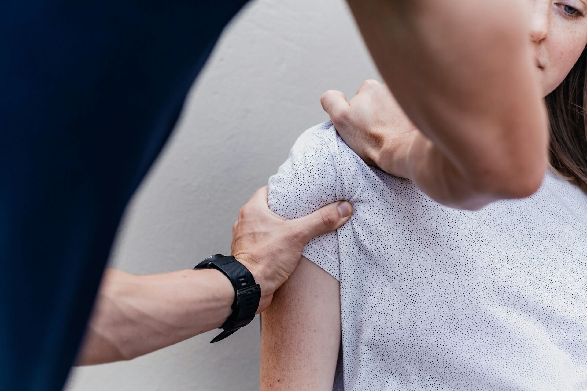 Kinesiotaping – co trzeba wiedzieć o aplikacji taśm i jak dobrać ich rodzaj?